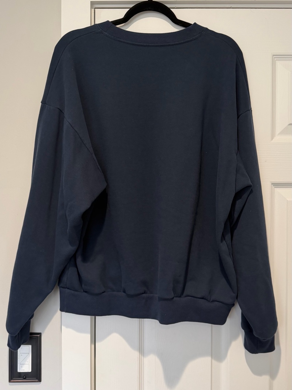 Auth.β
ALO Yoga Accolade Crewneck Pullover in βNavyβ Size Medium - Picture 7 of 7
